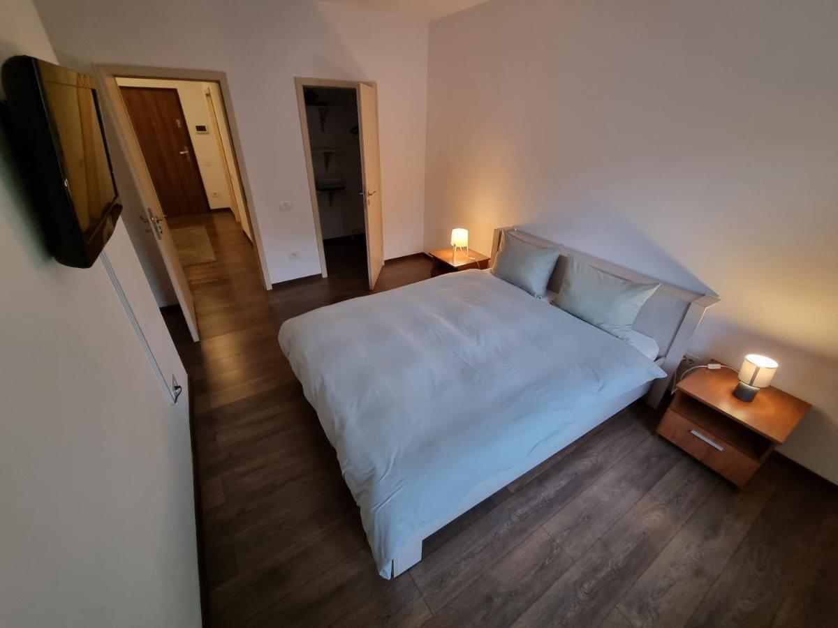 Avram Iancu Private Apartment With Ac 브라쇼브 외부 사진